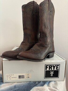 Frye Billy Pull On 7.5